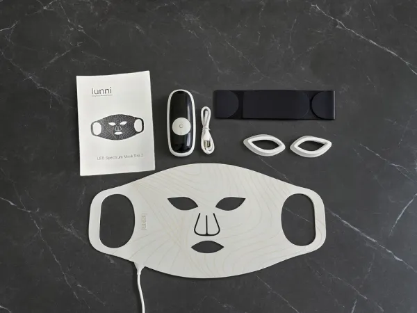 Lunni 7 colors LED and Near-Infrared Light Silicone LED Facial Mask White
