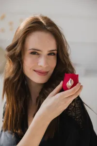 Beautifly Rose Glow Pleaser Self love Red