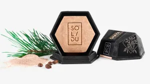 SOLIDU kietas šampūnas riebiems plaukams su gasulo moliu ir kava GHAYA 65g